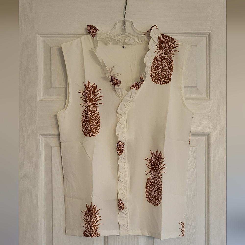 Sleeveless Vneck Pineapple print Ruffle Top size Medium
